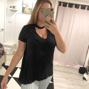 American Eagle Black Soft & Sexy Keyhole Collar T Shirt Medium